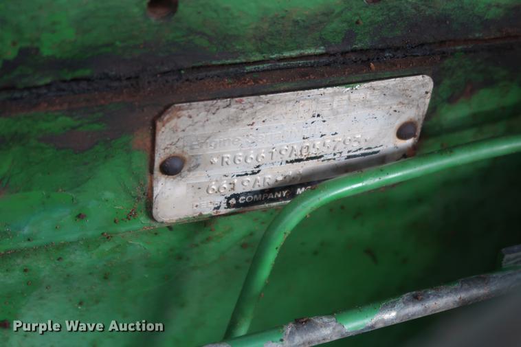 image for item DG3349 1987 John Deere 8650 4WD tractor