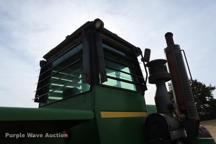 image for item DG3349 1987 John Deere 8650 4WD tractor