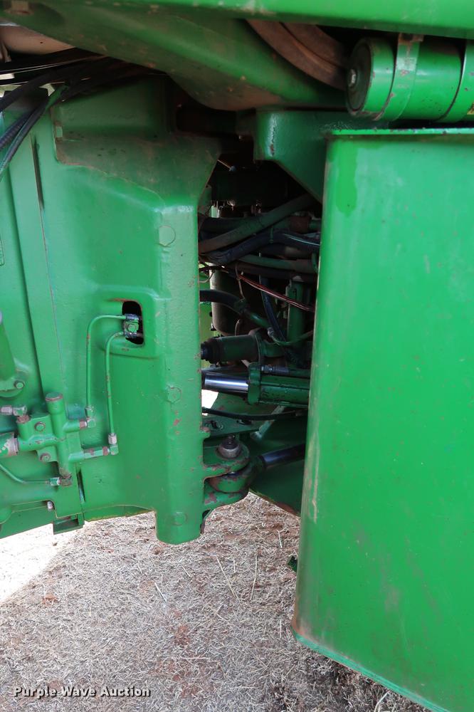 image for item DG3349 1987 John Deere 8650 4WD tractor
