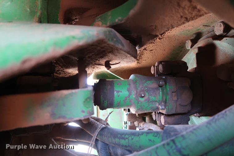 image for item DG3349 1987 John Deere 8650 4WD tractor