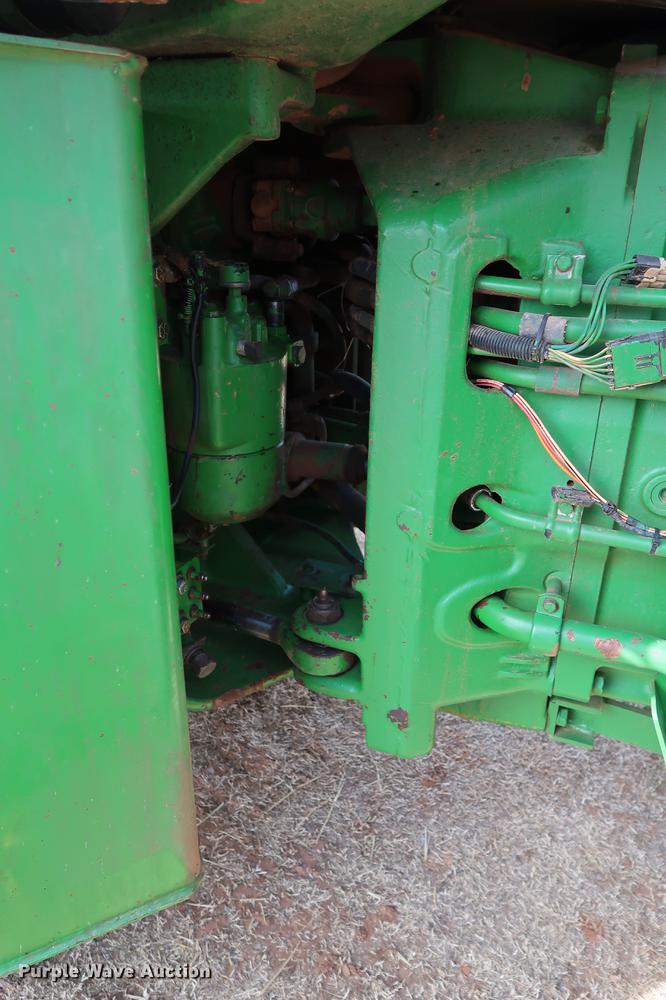 image for item DG3349 1987 John Deere 8650 4WD tractor