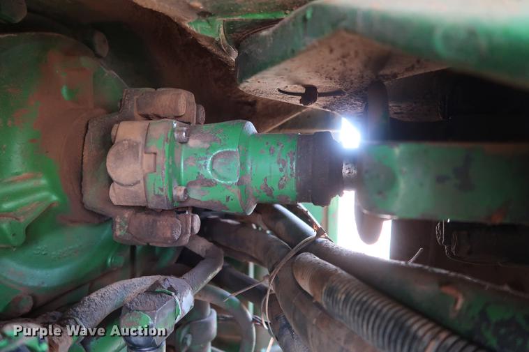 image for item DG3349 1987 John Deere 8650 4WD tractor