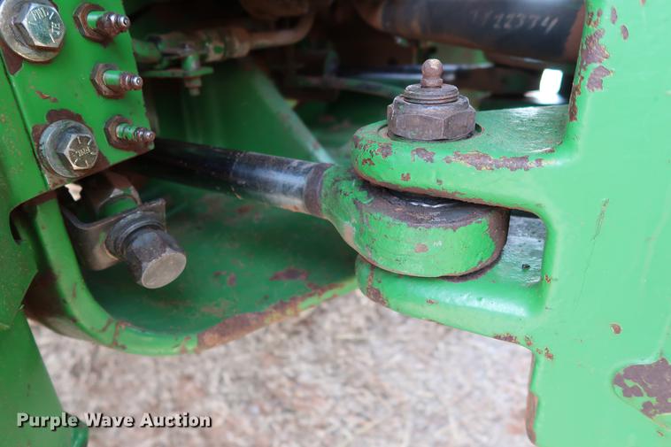 image for item DG3349 1987 John Deere 8650 4WD tractor