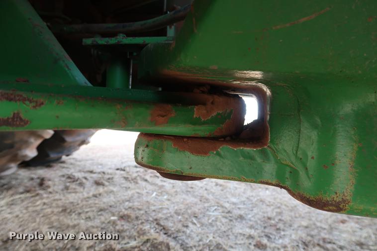 image for item DG3349 1987 John Deere 8650 4WD tractor