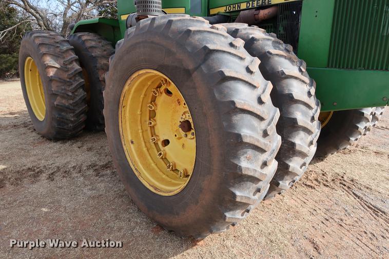 image for item DG3349 1987 John Deere 8650 4WD tractor