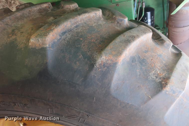 image for item DG3349 1987 John Deere 8650 4WD tractor