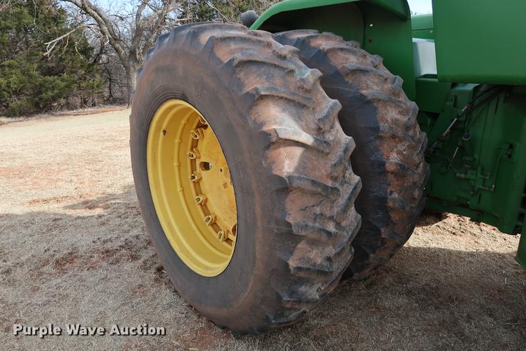 image for item DG3349 1987 John Deere 8650 4WD tractor