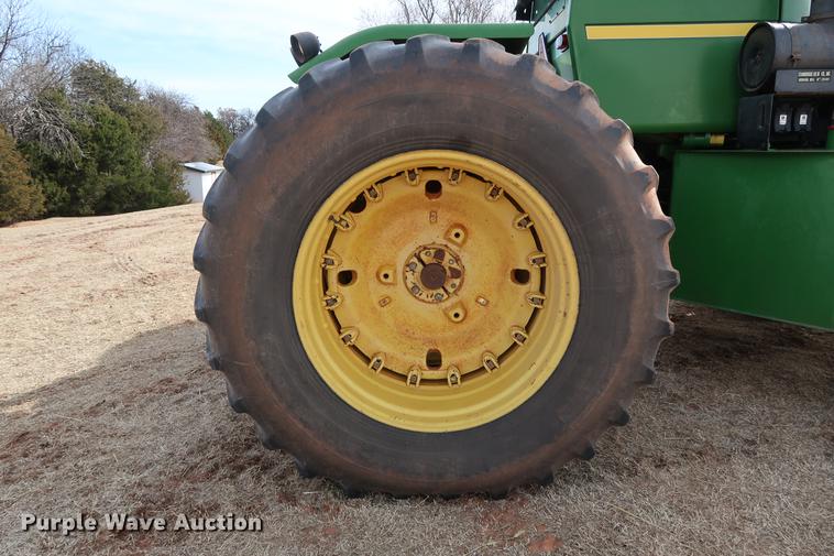 image for item DG3349 1987 John Deere 8650 4WD tractor