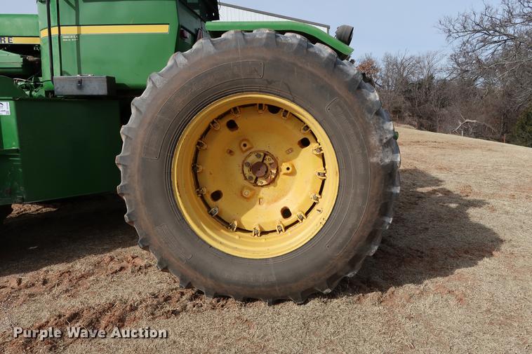 image for item DG3349 1987 John Deere 8650 4WD tractor