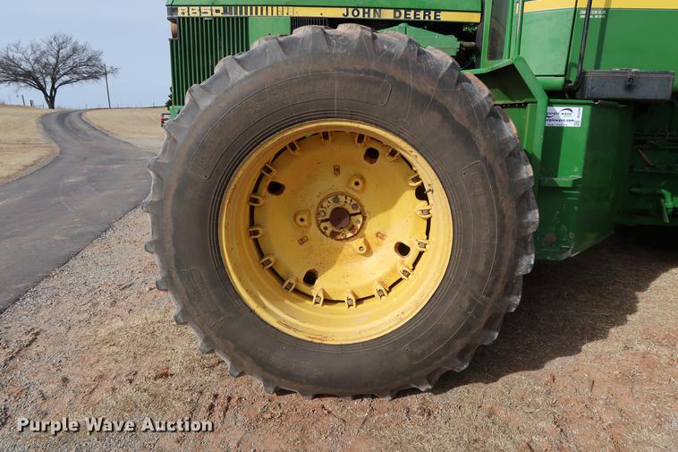 image for item DG3349 1987 John Deere 8650 4WD tractor