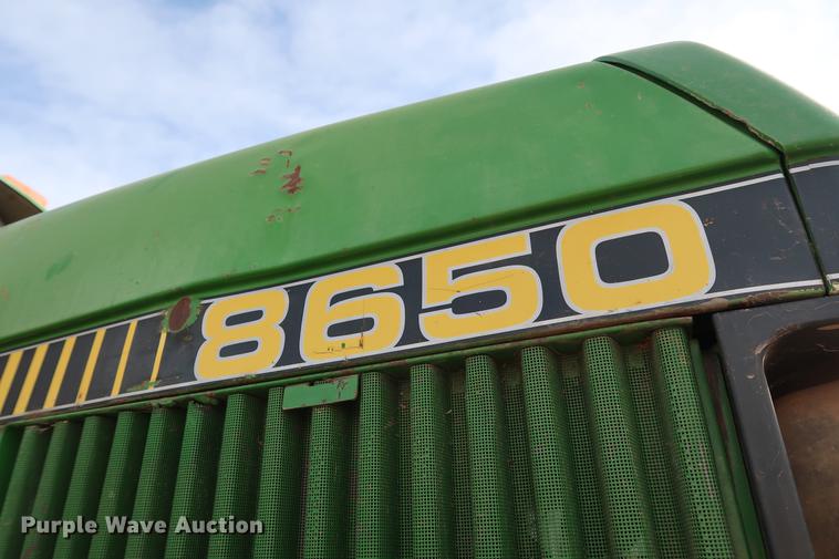 image for item DG3349 1987 John Deere 8650 4WD tractor