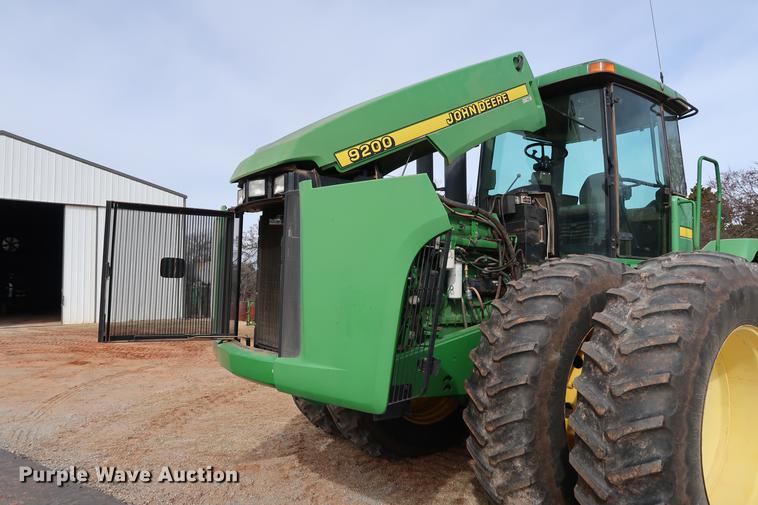 image for item DG3350 1998 John Deere 9200 4WD tractor