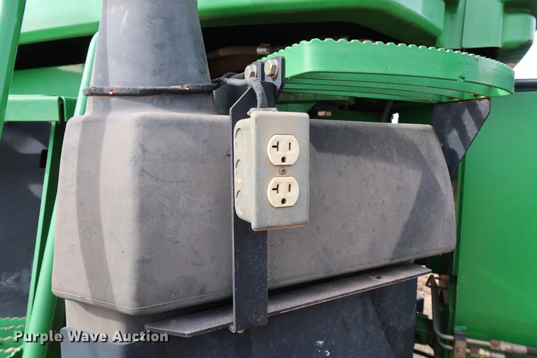 image for item DG3350 1998 John Deere 9200 4WD tractor