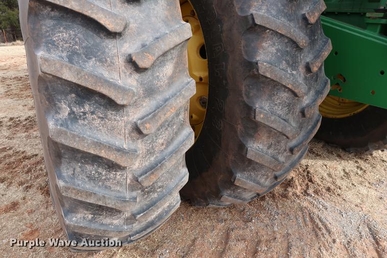 image for item DG3350 1998 John Deere 9200 4WD tractor