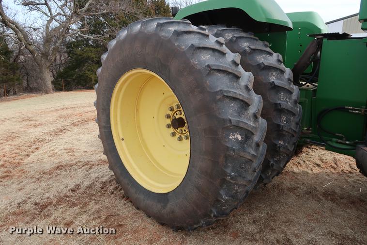 image for item DG3350 1998 John Deere 9200 4WD tractor