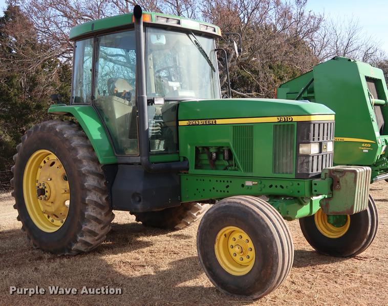 image for item DG3351 2002 John Deere 7410 tractor