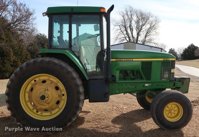 image for item DG3351 2002 John Deere 7410 tractor
