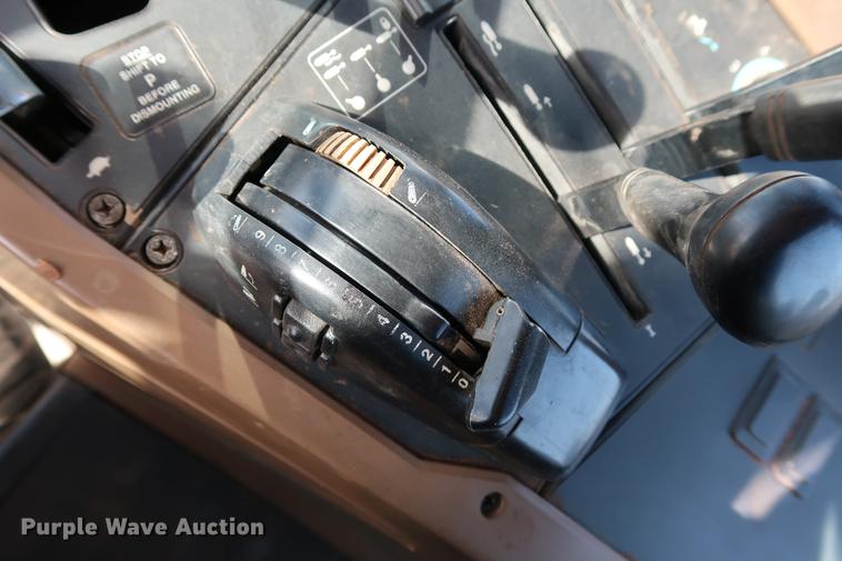 image for item DG3351 2002 John Deere 7410 tractor