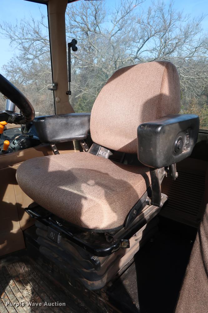 image for item DG3351 2002 John Deere 7410 tractor