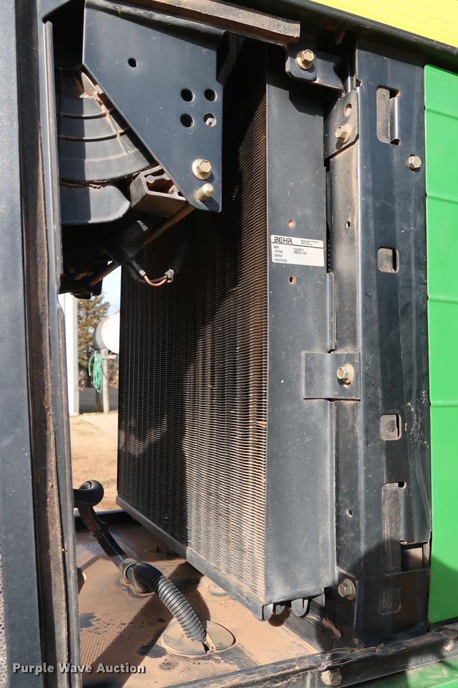 image for item DG3351 2002 John Deere 7410 tractor