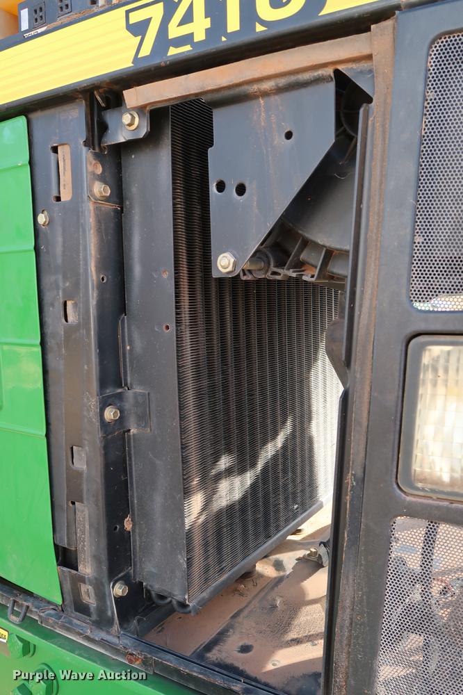 image for item DG3351 2002 John Deere 7410 tractor