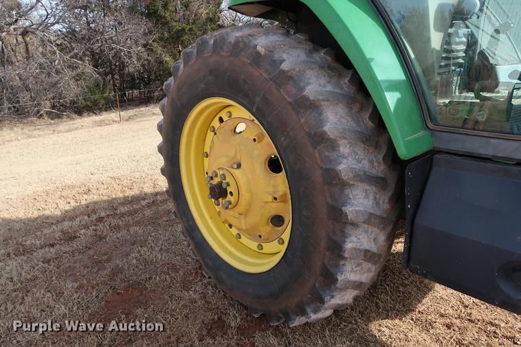 image for item DG3351 2002 John Deere 7410 tractor