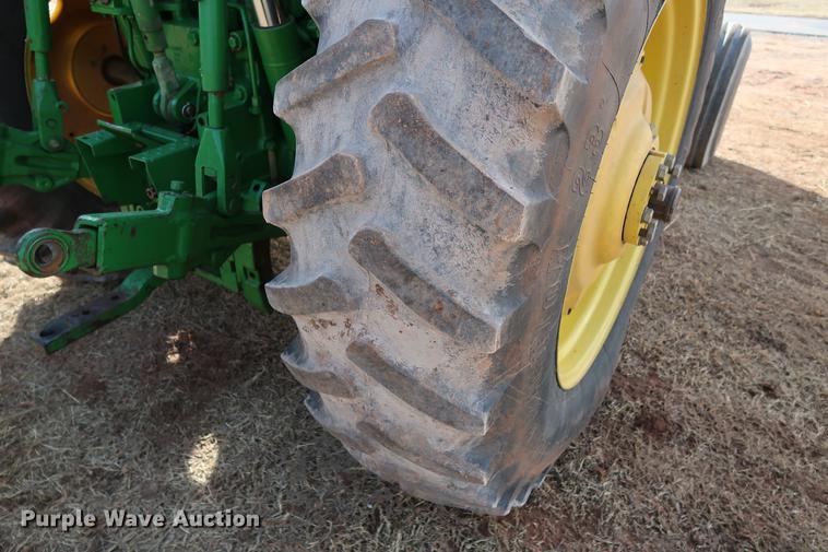 image for item DG3351 2002 John Deere 7410 tractor