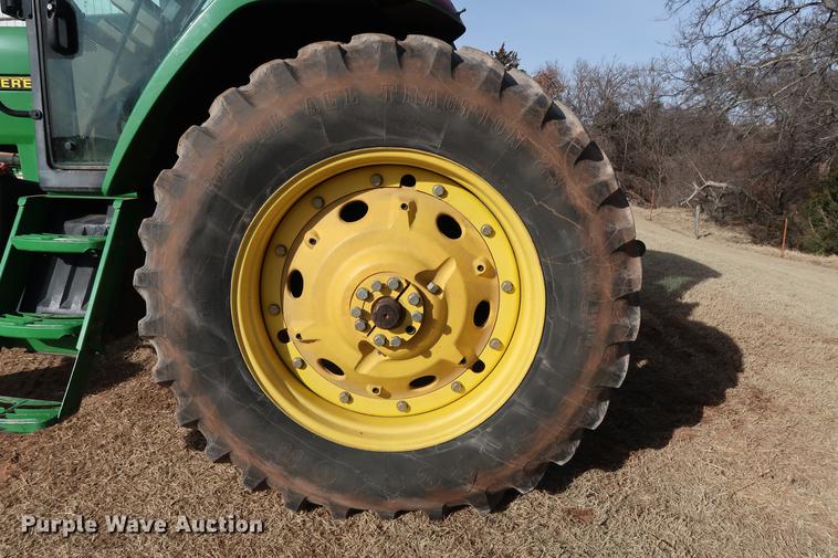 image for item DG3351 2002 John Deere 7410 tractor