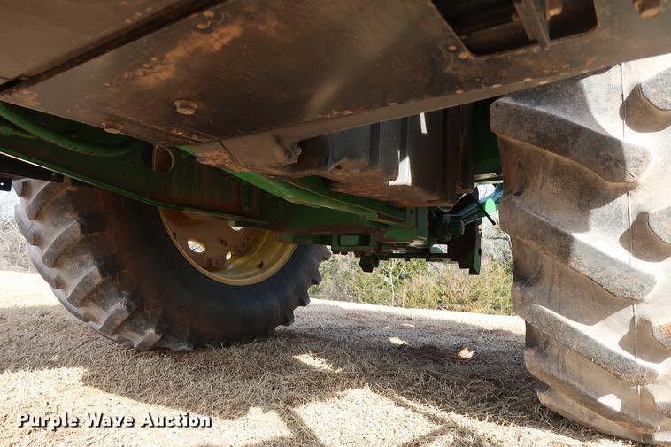 image for item DG3351 2002 John Deere 7410 tractor