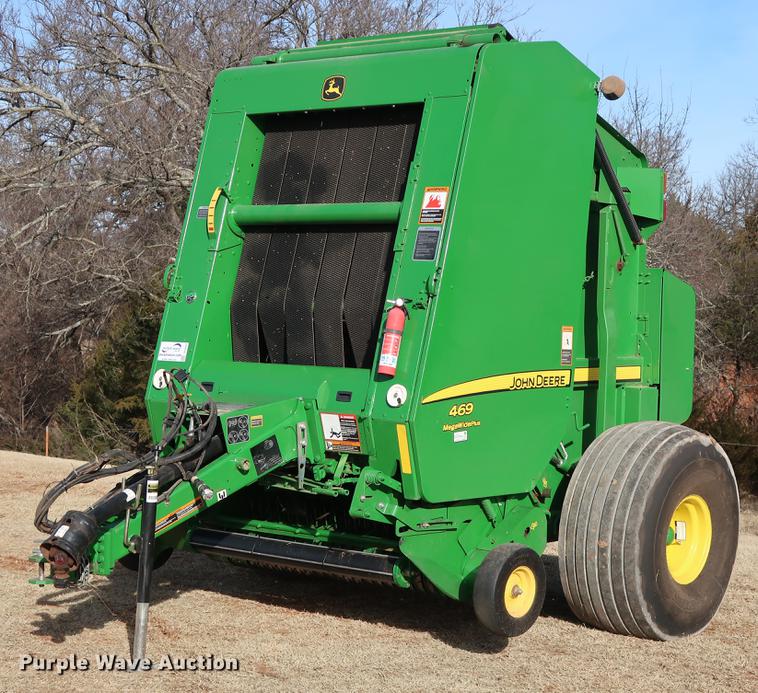 image for item DG3352 2014 John Deere 469 Mega Wide Plus round baler