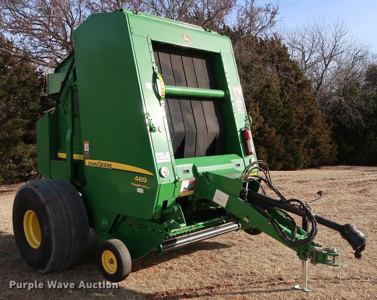 image for item DG3352 2014 John Deere 469 Mega Wide Plus round baler
