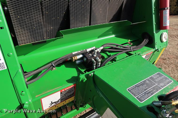 image for item DG3352 2014 John Deere 469 Mega Wide Plus round baler
