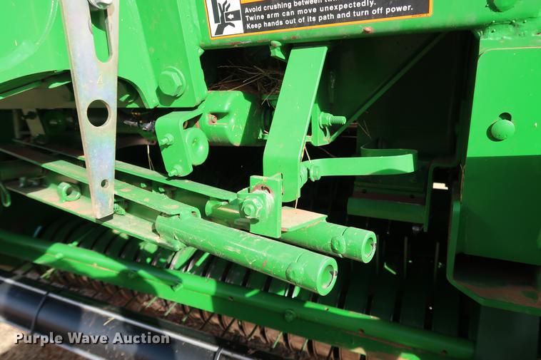 image for item DG3352 2014 John Deere 469 Mega Wide Plus round baler