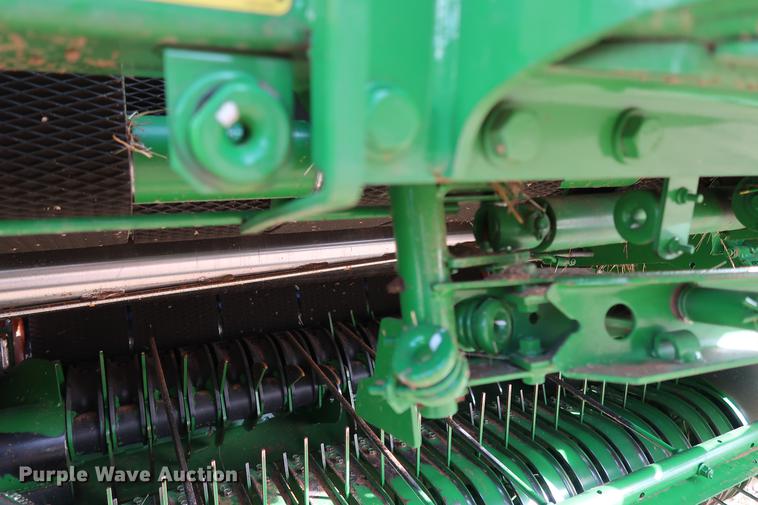 image for item DG3352 2014 John Deere 469 Mega Wide Plus round baler