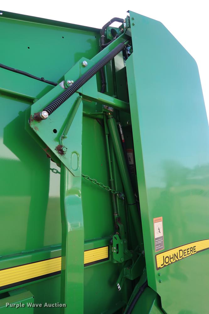 image for item DG3352 2014 John Deere 469 Mega Wide Plus round baler