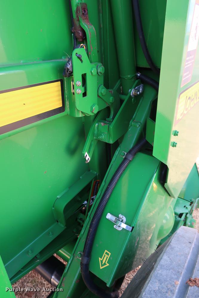 image for item DG3352 2014 John Deere 469 Mega Wide Plus round baler