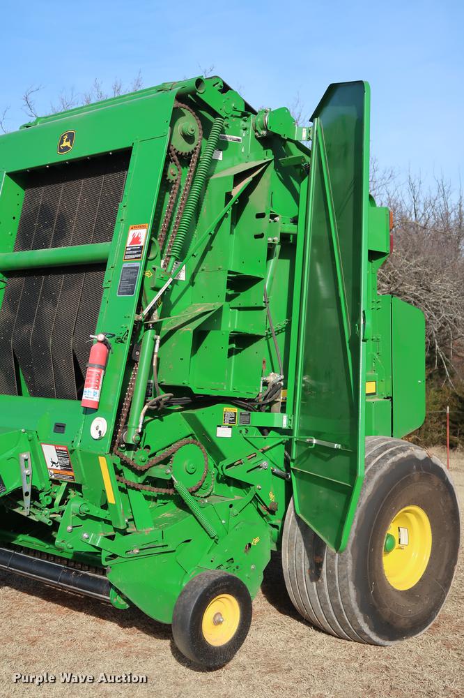 image for item DG3352 2014 John Deere 469 Mega Wide Plus round baler