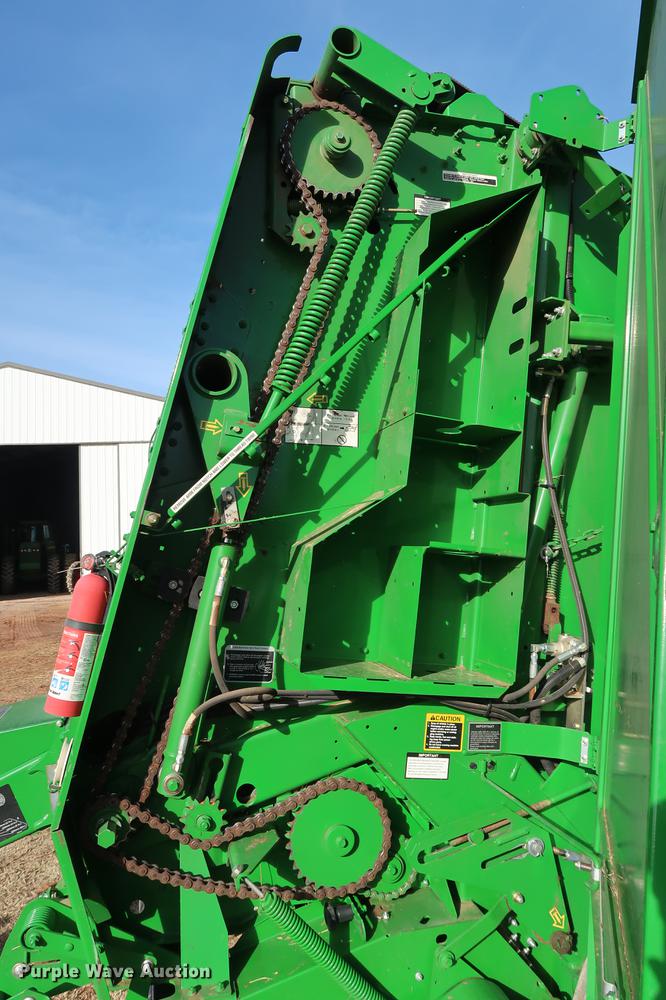 image for item DG3352 2014 John Deere 469 Mega Wide Plus round baler