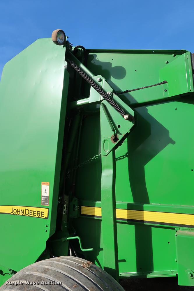 image for item DG3352 2014 John Deere 469 Mega Wide Plus round baler