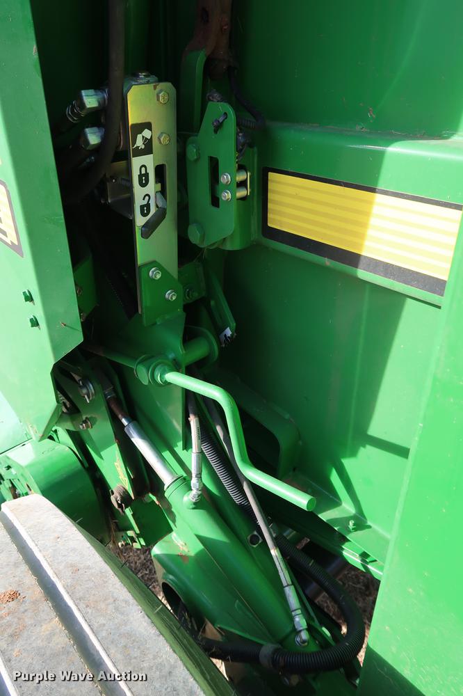 image for item DG3352 2014 John Deere 469 Mega Wide Plus round baler