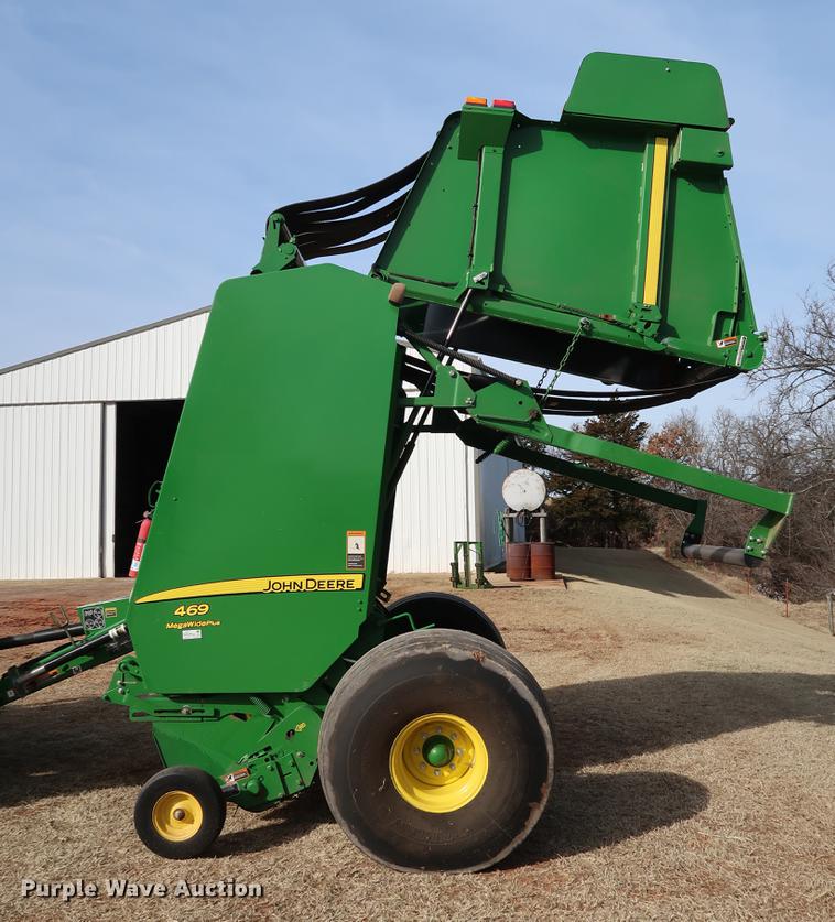 image for item DG3352 2014 John Deere 469 Mega Wide Plus round baler