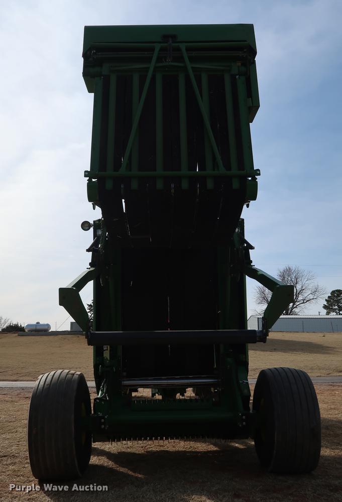 image for item DG3352 2014 John Deere 469 Mega Wide Plus round baler