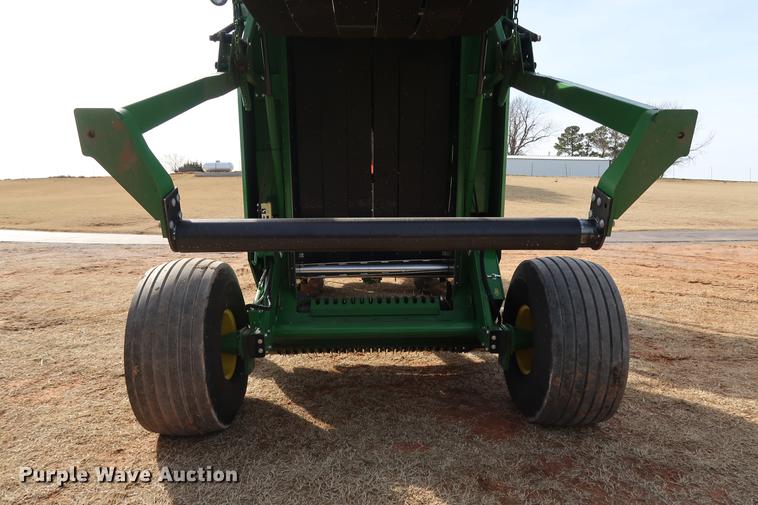 image for item DG3352 2014 John Deere 469 Mega Wide Plus round baler