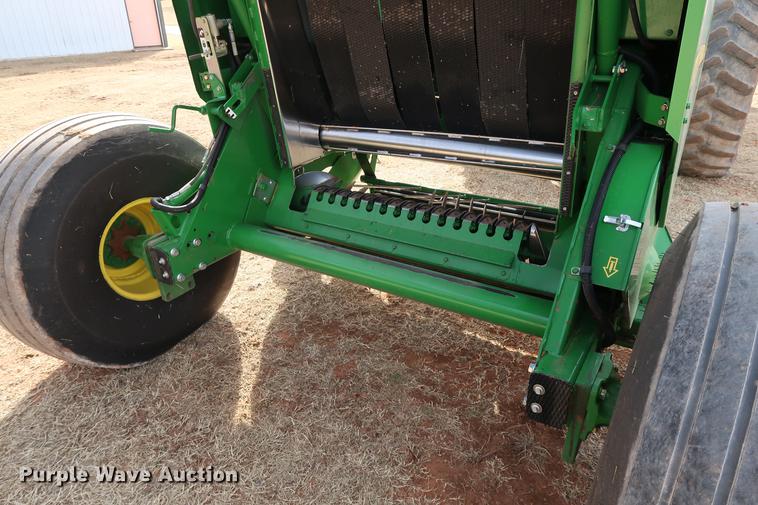 image for item DG3352 2014 John Deere 469 Mega Wide Plus round baler