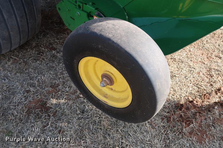 image for item DG3352 2014 John Deere 469 Mega Wide Plus round baler