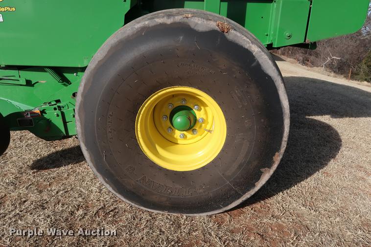 image for item DG3352 2014 John Deere 469 Mega Wide Plus round baler