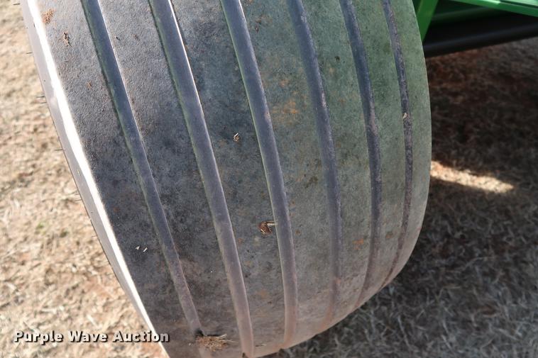 image for item DG3352 2014 John Deere 469 Mega Wide Plus round baler