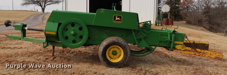 image for item DG3353 2001 John Deere 348 small square baler