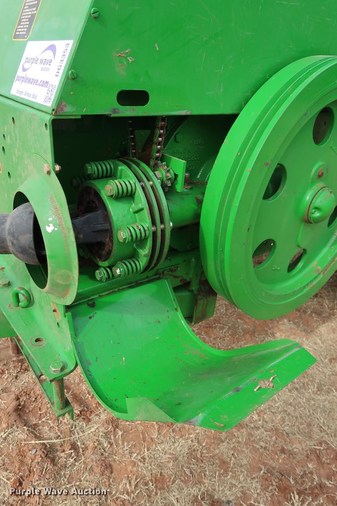 image for item DG3353 2001 John Deere 348 small square baler