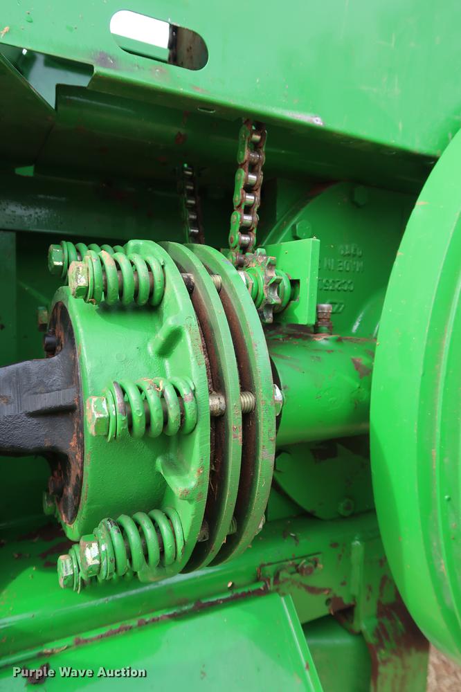 image for item DG3353 2001 John Deere 348 small square baler